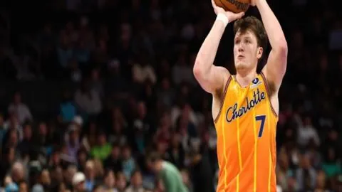 美职联重磅处罚梅西！裁判及助教被罚，球迷热议：C罗若如此岂止喷？